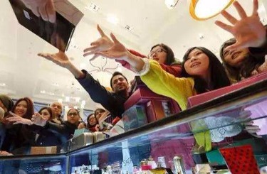 美女性爱18p中国人依然爱赴日旅游 消费已由爆买转向网购